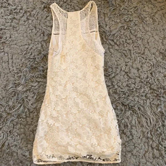 Abercrombie and Fitch white lace dress. Size 00 - Picture 2 of 4